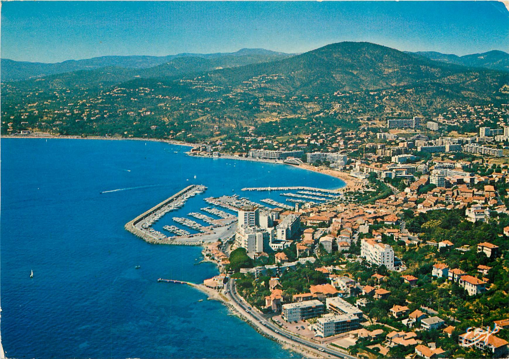 CPSM La Cote d'Azur Varoise Sainte Maxime (Var) Vue d'ensemble