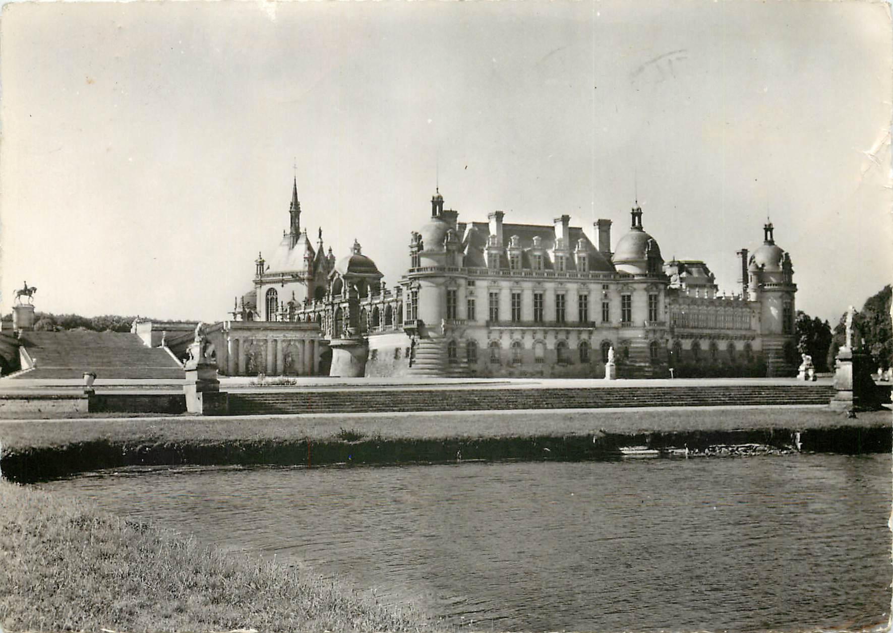 CPSM Chantilly (Oise) Le chateau
