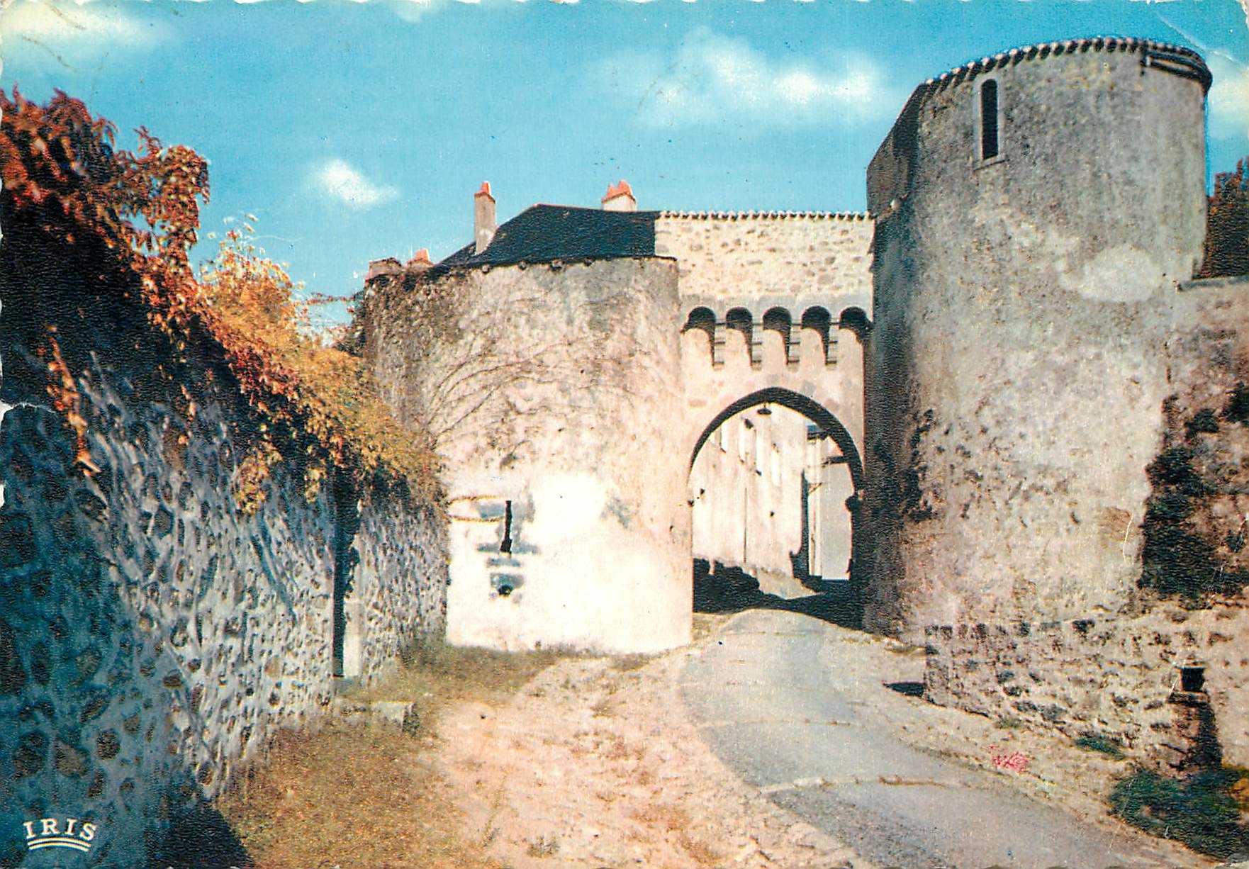 CPSM La Haute Vienne Pittoresque le Dorat la Porte Bergere