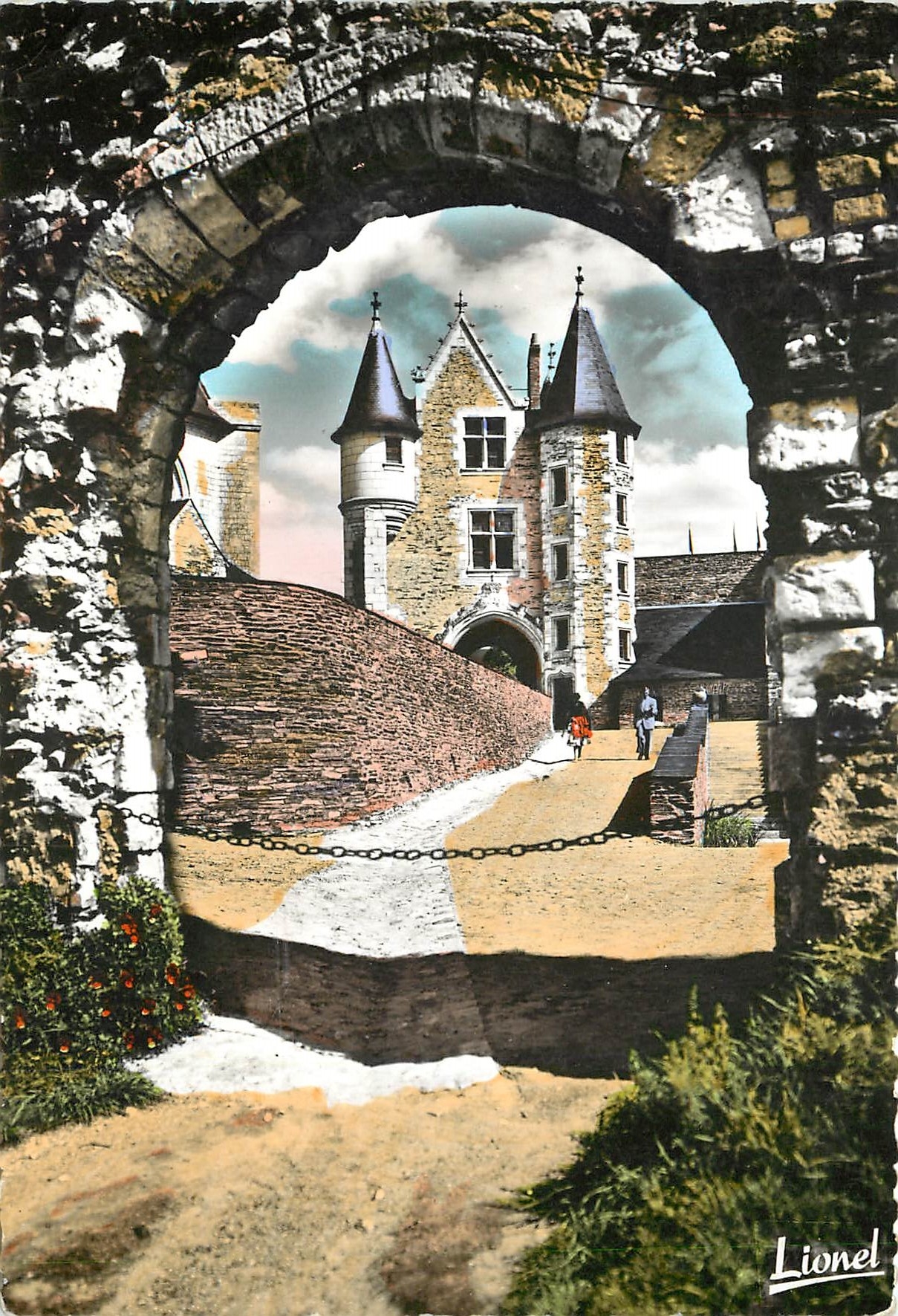 CPSM Angers (Maine et Loire) Le chatelet a l'interieur du chateau