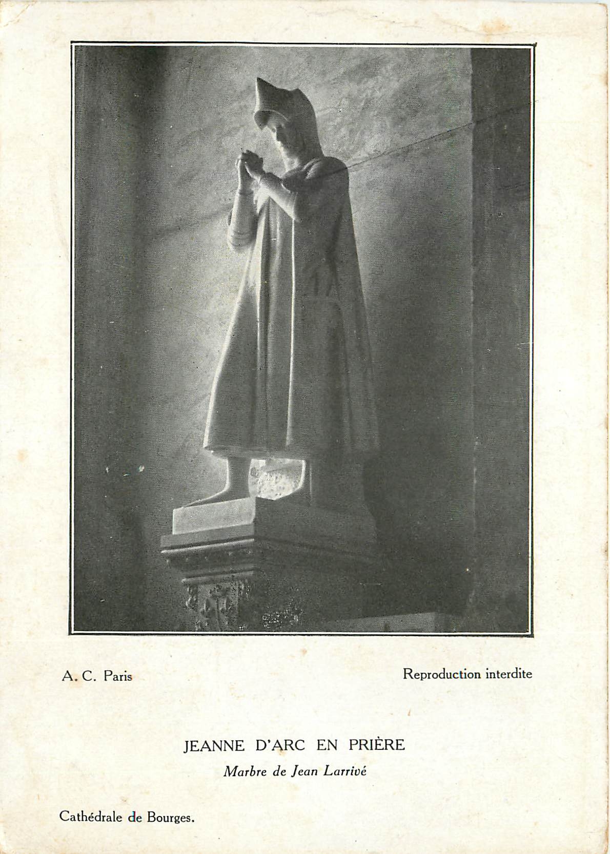 CPSM Jeanne d'Arc en Priere Marbre de Jean Larrive