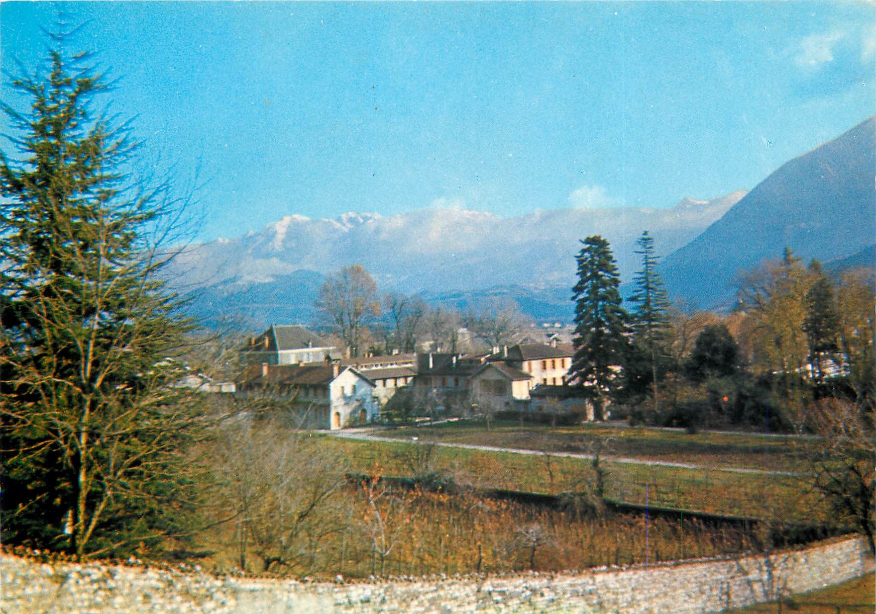 CPSM Vif Monastere de la Visitation et le massif de Belledonne