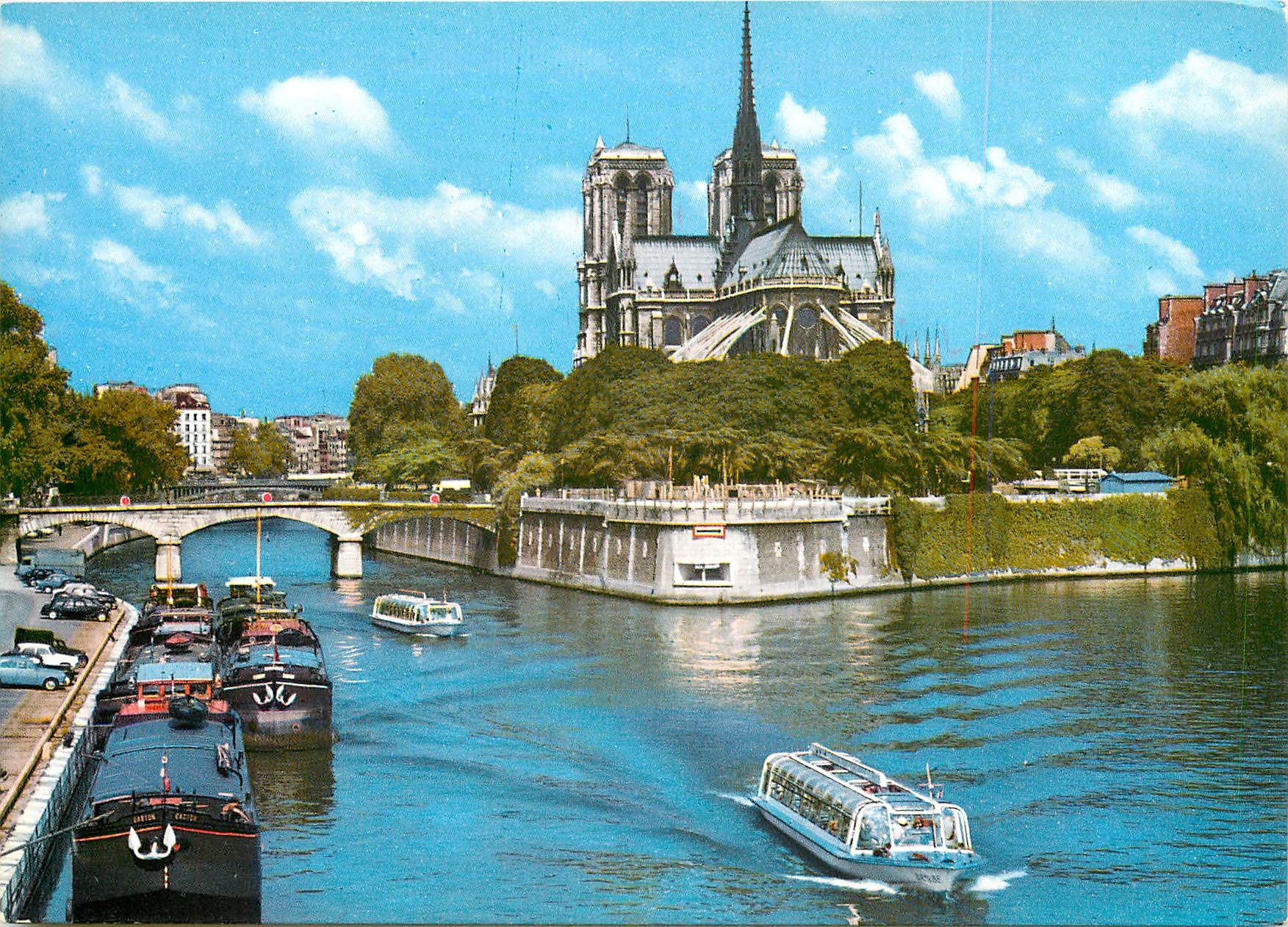 CPSM Paris N D de Paris l'Ile de la Cite et la Seine N D de Paris