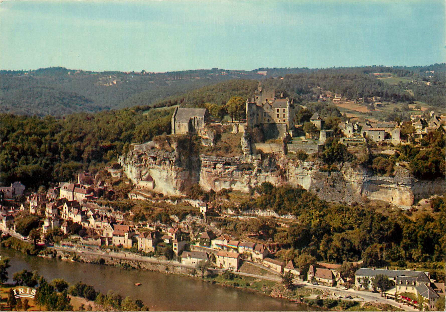CPSM Chateaux en Perigord Vallee de la Dordogne site et chateau de Beynac (XIIIe s) vu du ciel