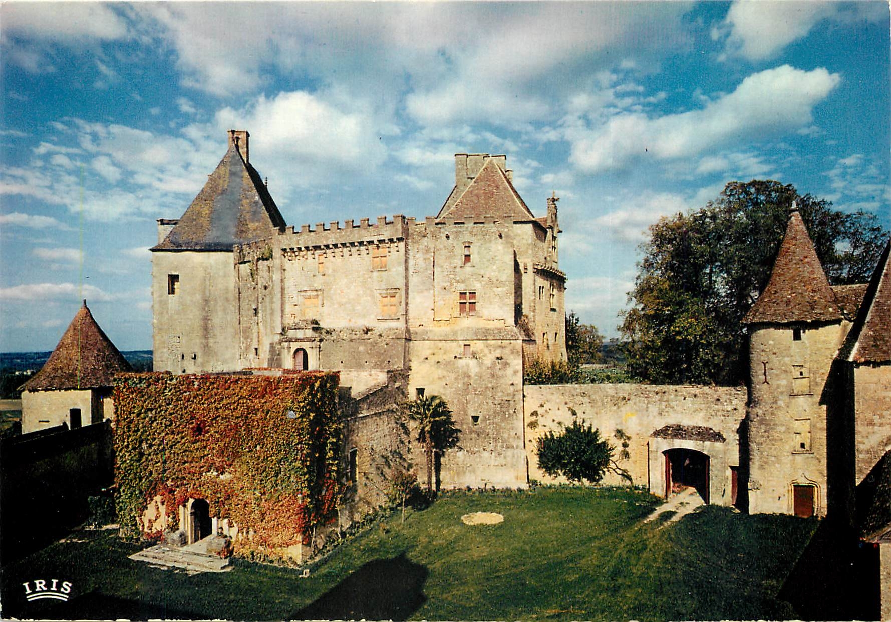 CPSM Chateau en Perigord Biron Premiere des Baronnies du Perigord la terrasse et le donjon du XIIe s