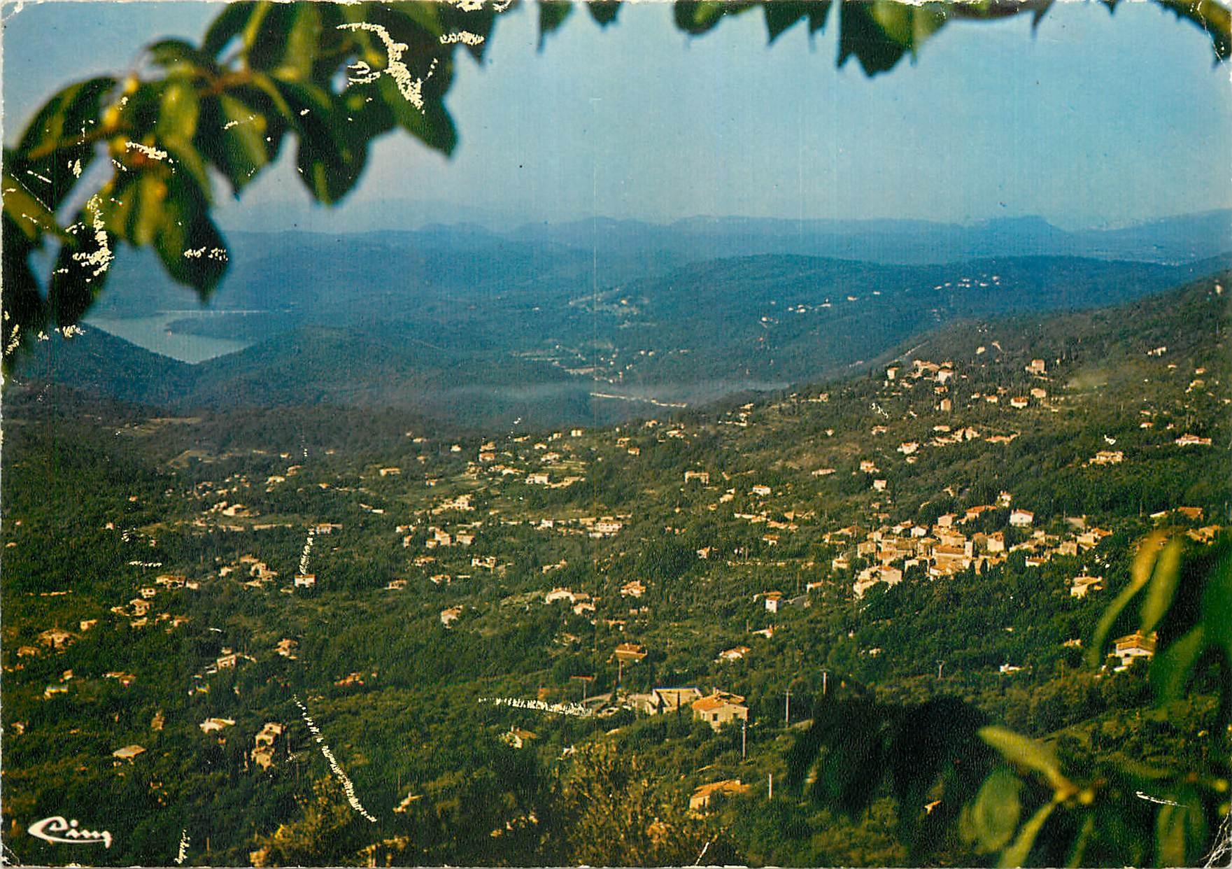 CPSM Speracedes (Alp Mma) Vue generale au loin le Tignet et le lac de St Cassien