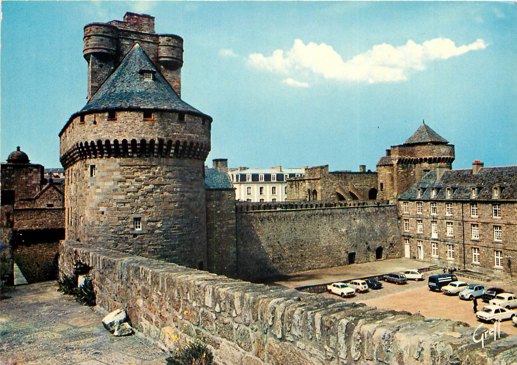 CPSM St Malo Cite Corsaire (I et V) Le Chateau la Tour