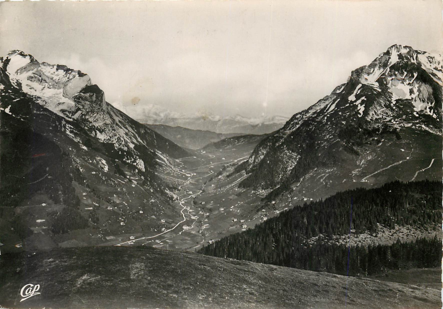 CPSM Lac d'Annecy Le Col des Aravis et le Mont Blanc