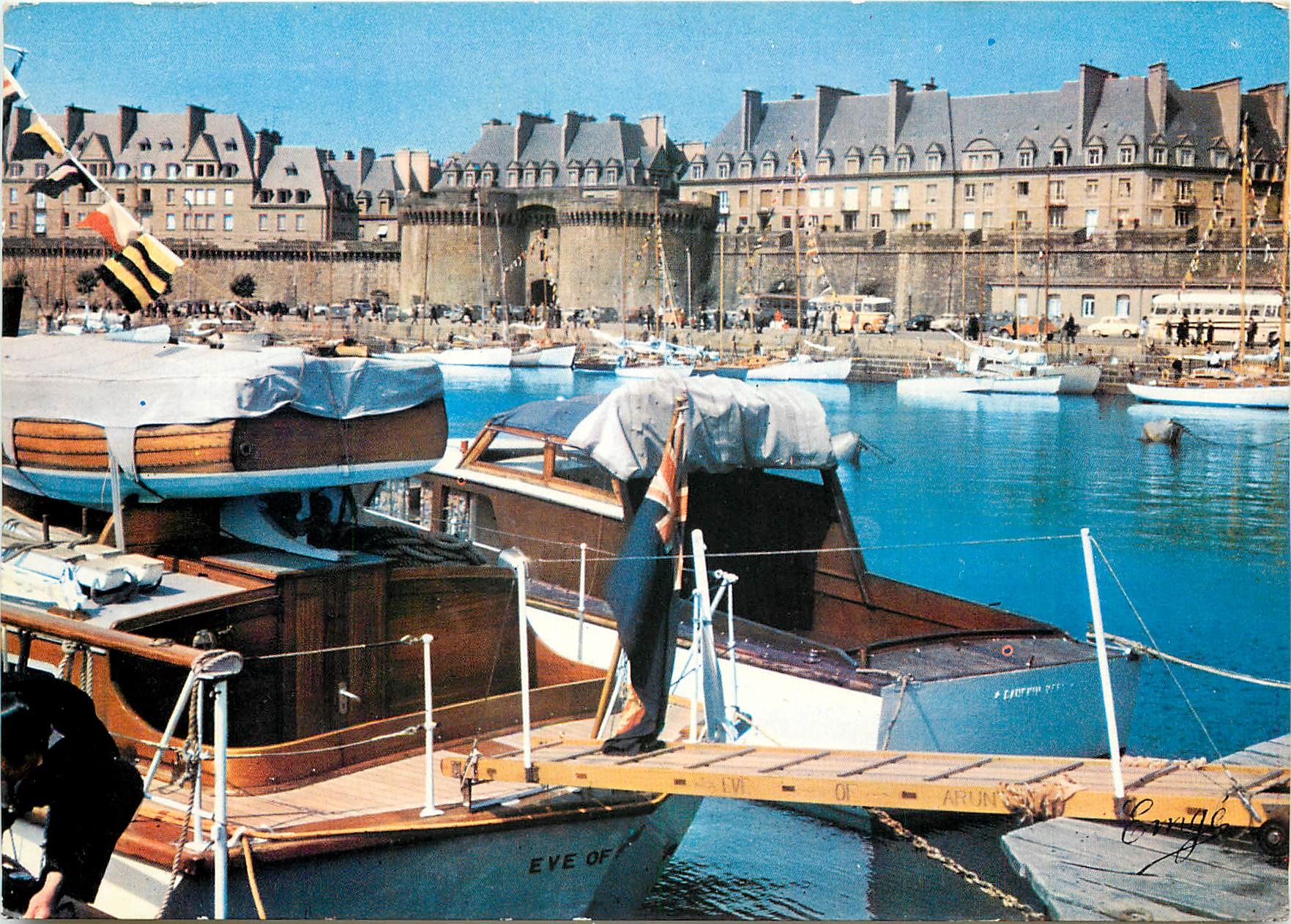 CPSM Cote d'Emeraude Saint Malo corsaire Le port des Yachts