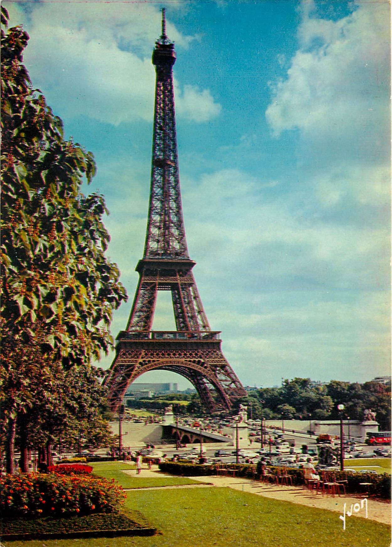 CPSM Paris la Tour Eiffel