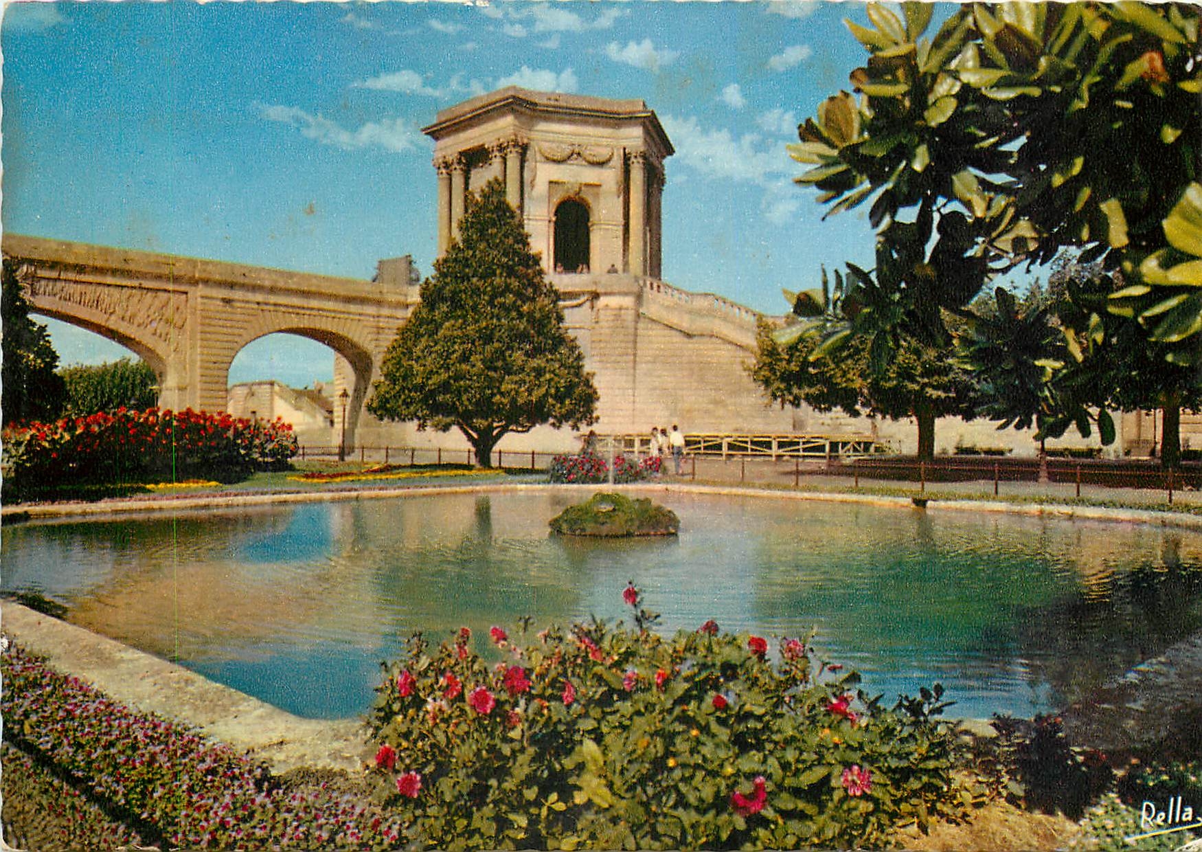 CPSM Montpellier (Herault) Jardin du Peyrou et chateau d'eau