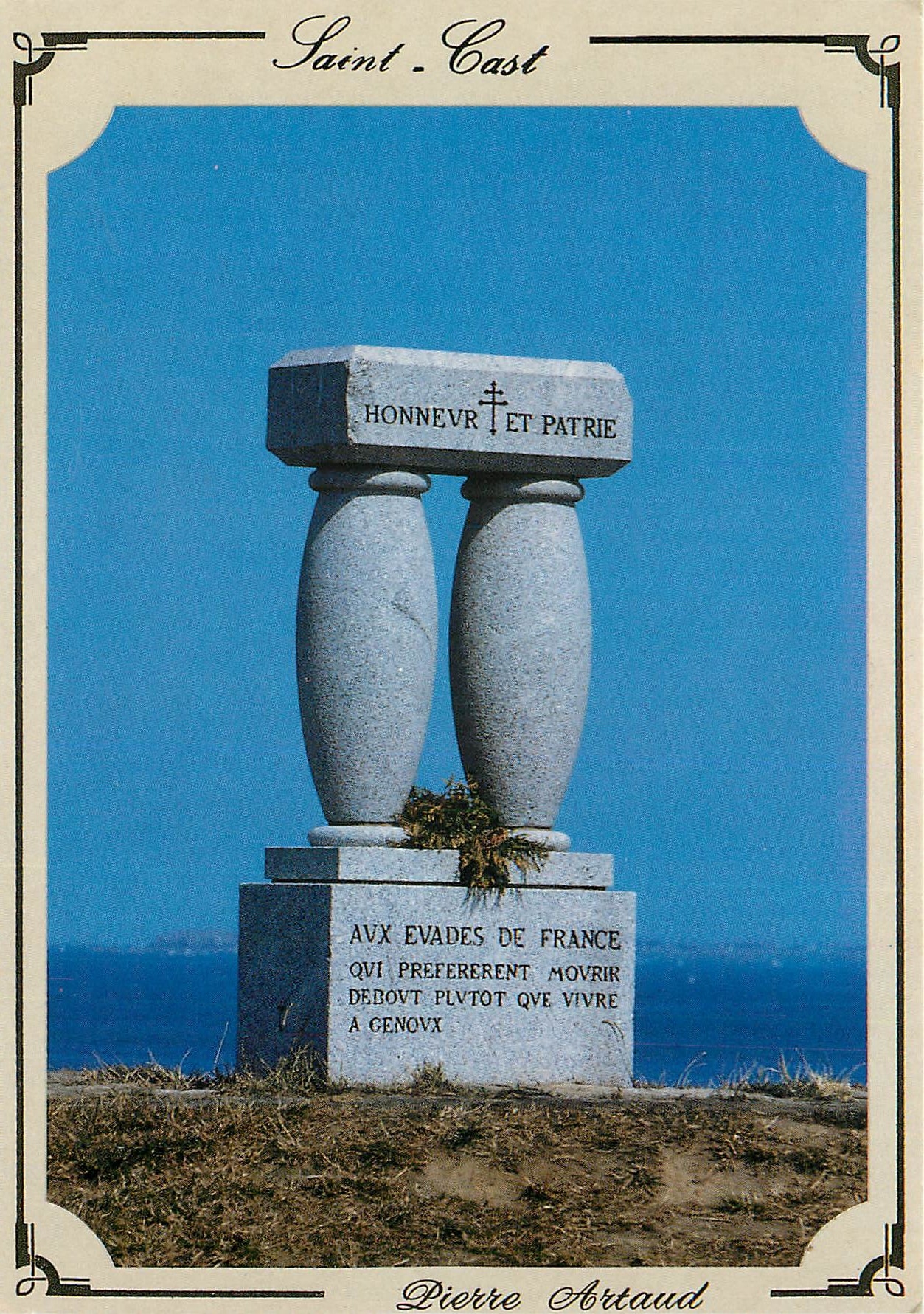 CPSM Saint Cast (Cotes du Nord) Monument dedie aux Evades de France