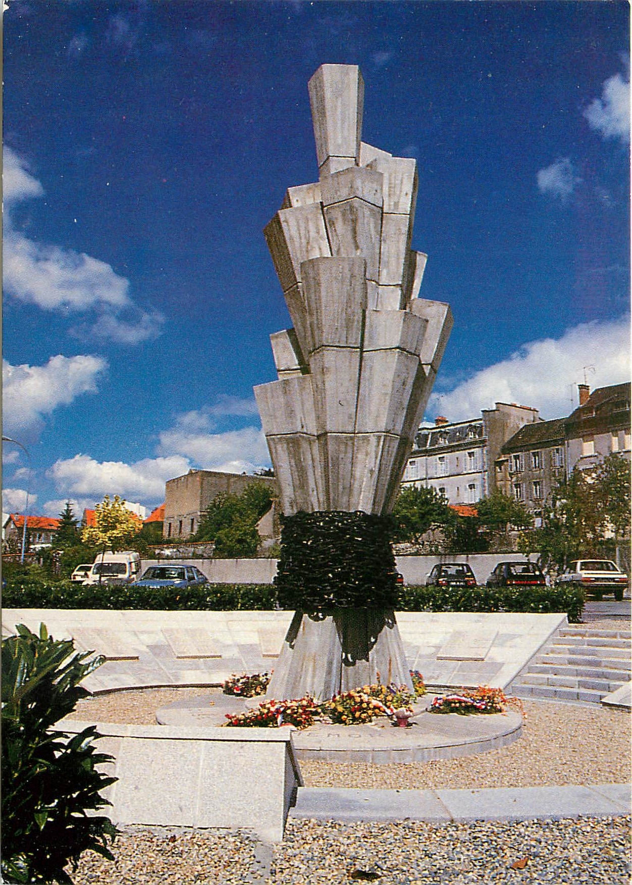 CPSM Gueret Le Monument des Martyrs de la Resistance