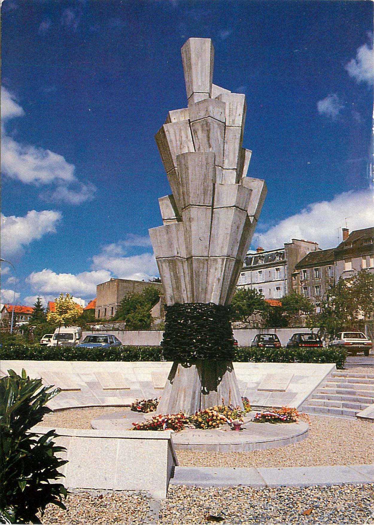 CPSM Gueret Le Monument des Martyrs de la resistance