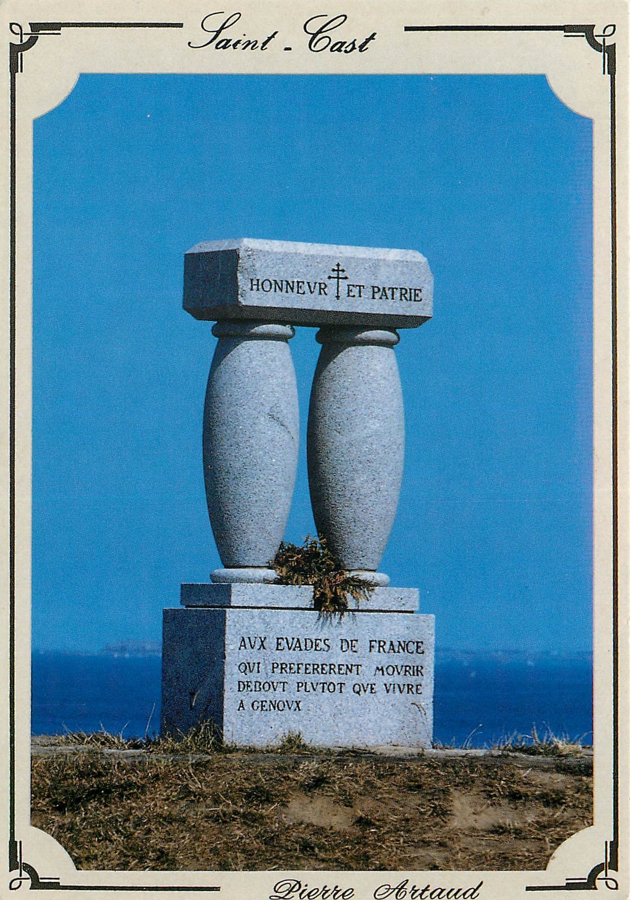 CPSM Saint Cast (Cotes du Nord) Monument dedie aux evades de France