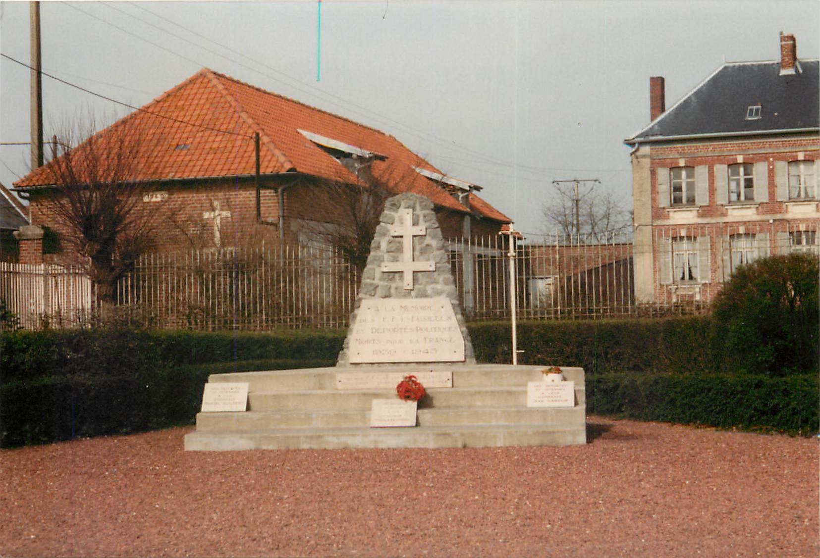 CPSM Villers Bretonneux a la memoire des F F I