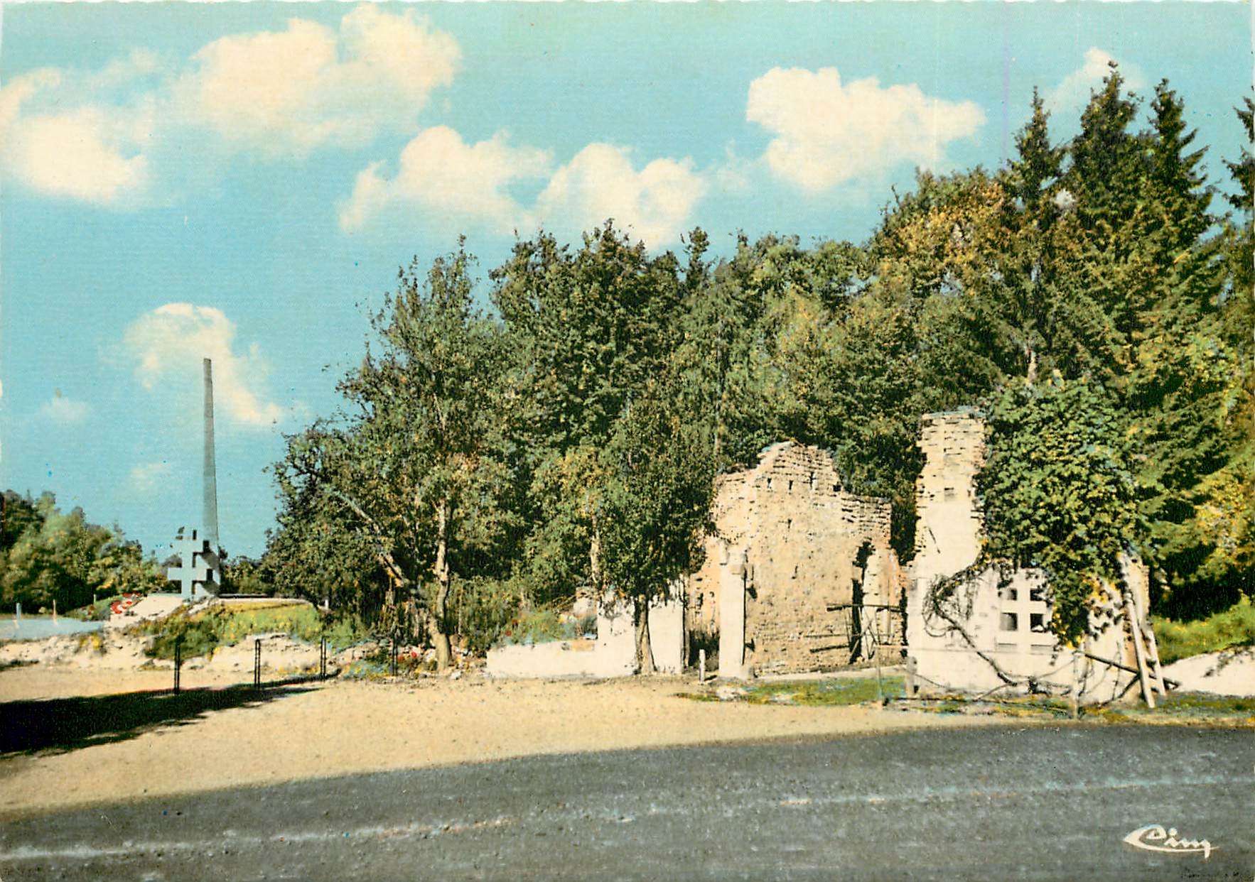 CPSM Ferme de Viombois Encenfiee par les Allemands le 4 sept 1944