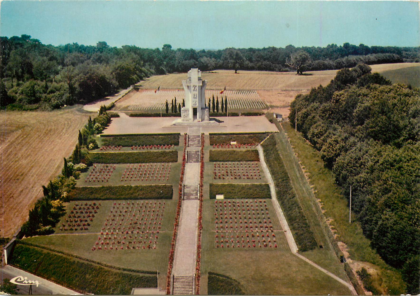 CPSM Chassenuil (Charente) Vue aerienne Memorial de la resistance inaugure le 21 10 1951