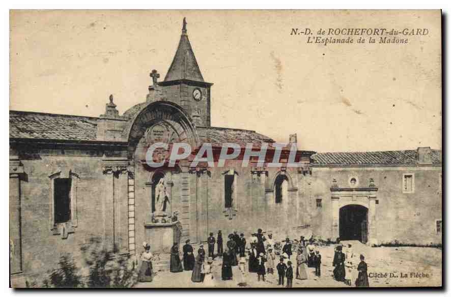 CPA N D de Rochefort du Gard L'Esplanade de la Madone 
