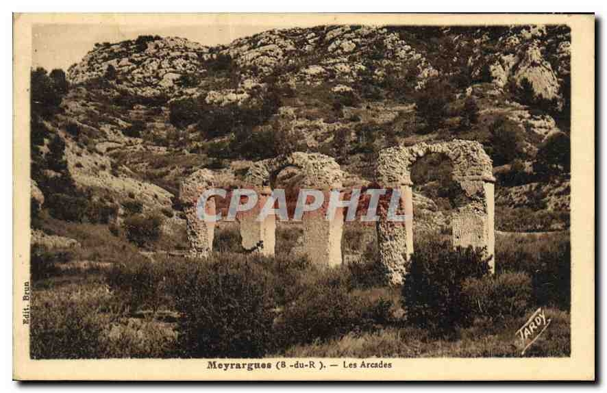 CPA Meyrargues B du R les Arcades 
