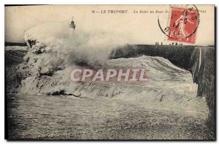 CPA Le Treport la Jetee un jour de Tempete