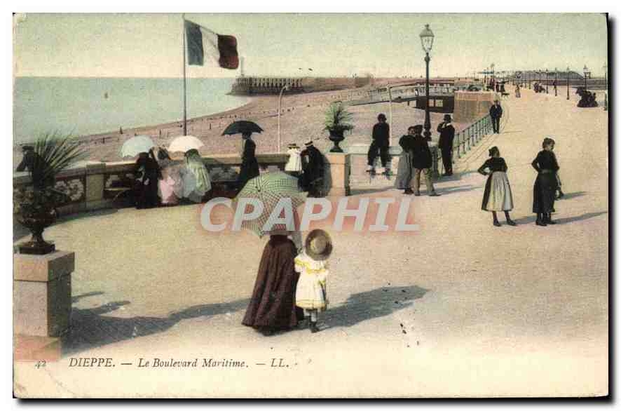 CPA Dieppe le Boulevard Maritime 