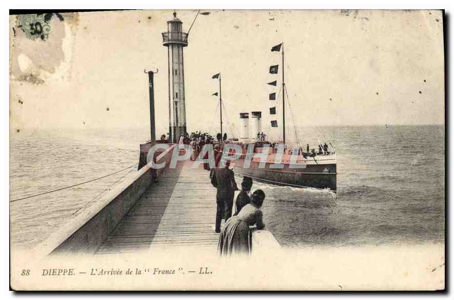 CPA Dieppe l'Arrivee de la France 