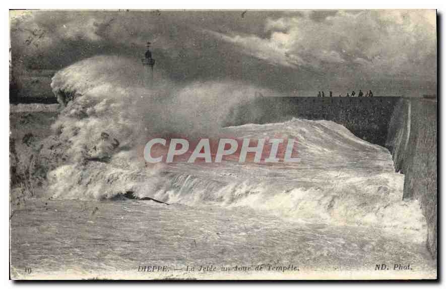 CPA Dieppe la Jetee un jour de Tempete 