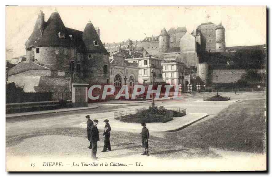 CPA Dieppe Les Tourelles et le Chateau 