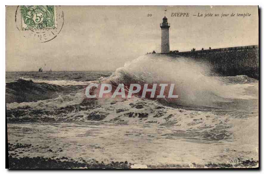 CPA Dieppe La Jetee un jour de tempete 
