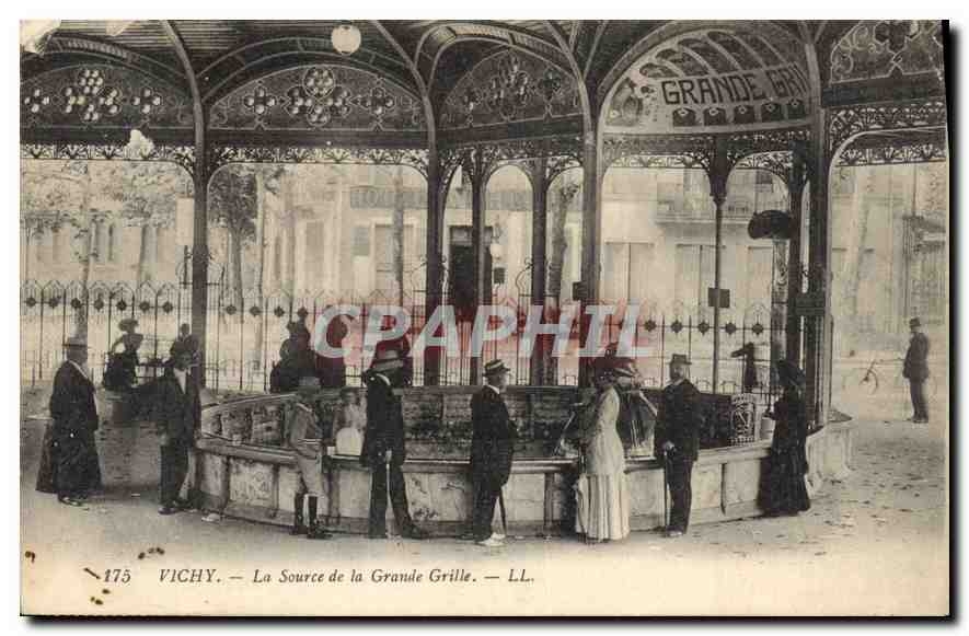 CPA Vichy La Source de la Grande Grille 