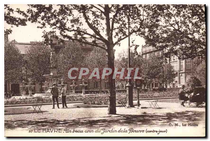 CPA Le Havre un beau coin du jardin de la Bourse 