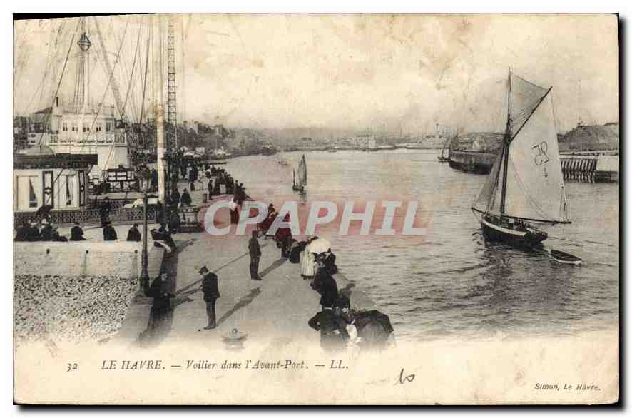 CPA Le Havre Voilier dans l'Avant Port 