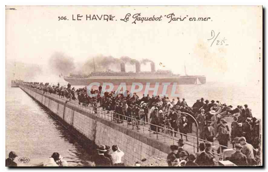 CPA Le Havre le Paquebot Paris en Mer Bateau