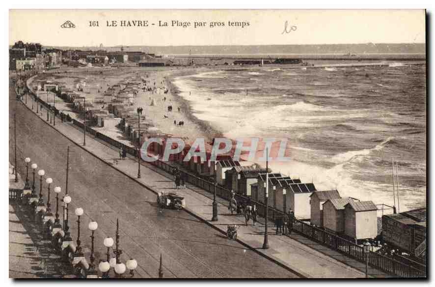 CPA Le Havre la plage par Gros temps 