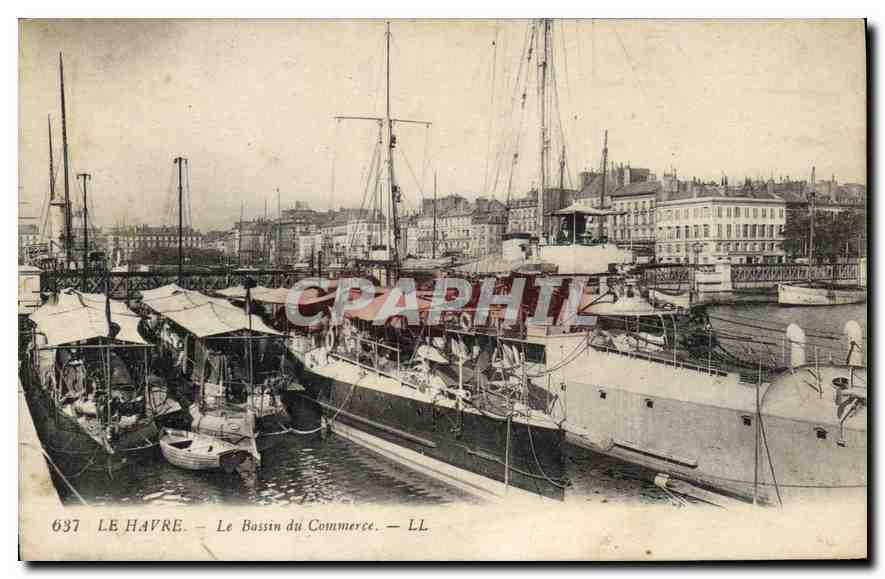 CPA Le Havre le Bassin du Commerce Bateaux