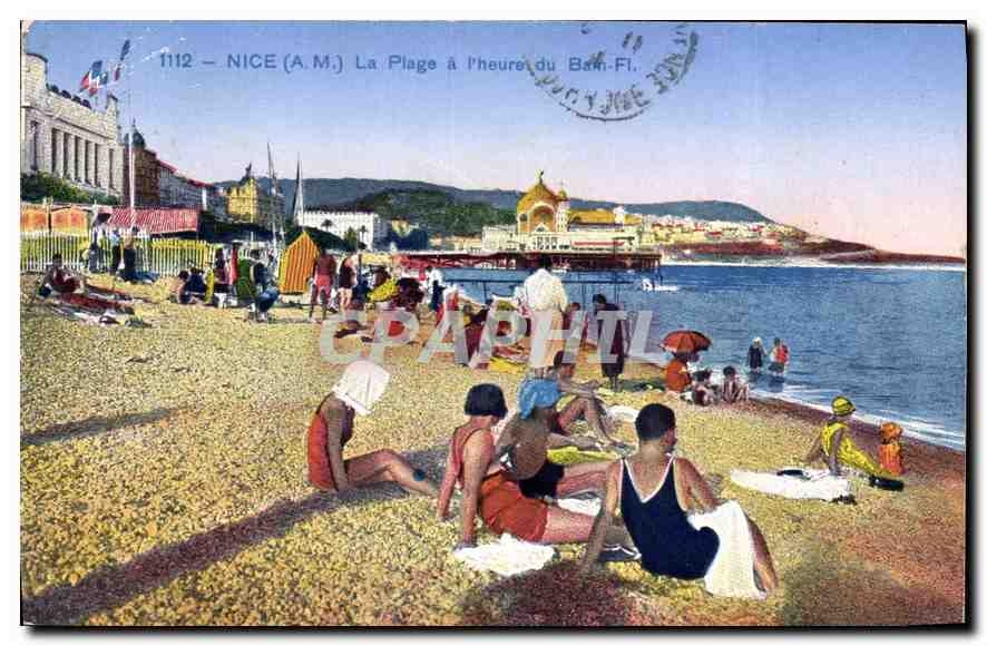 CPA Nice A M la plage a l'heure du Bain Fl 