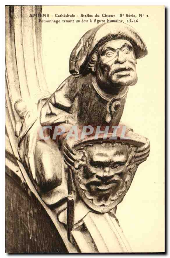 CPA Abbeville l'Eglise du Saint Sepulere Personage tenant un ecu a figure humaine