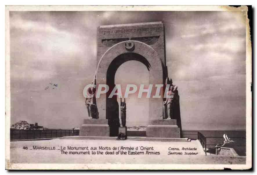 CPA Marseille Le Monument aux Morts de l'Armee Orient
