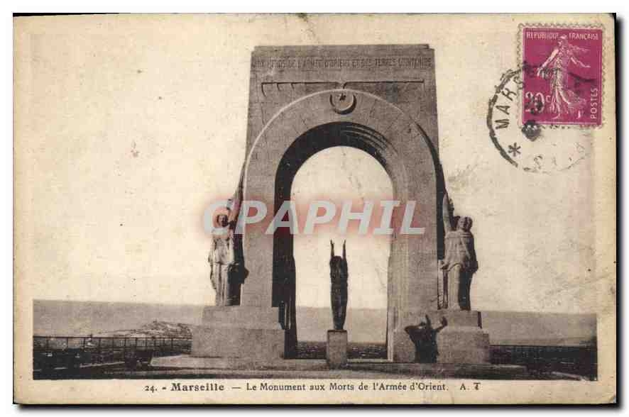 CPA Marseille Le Monument aux Morts de l'Armee d'Orient 
