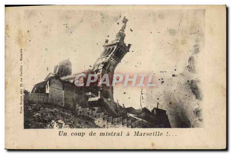 CPA Un coup de mistral a Marseille 