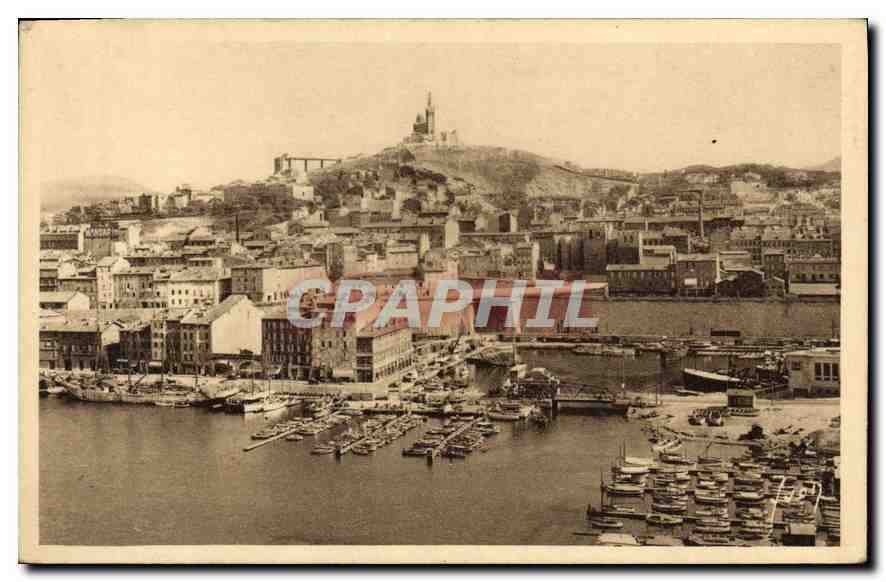 CPA Marseille Bouches du Rhone Vue sur Notre Dame de la Garde 
