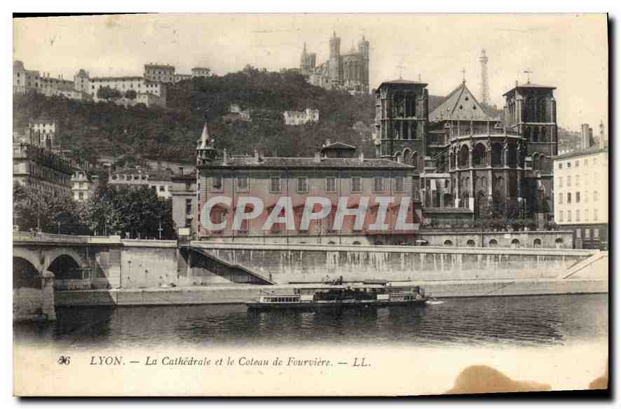 CPA Lyon La Cathedrale et le Coteau de Fourviere 