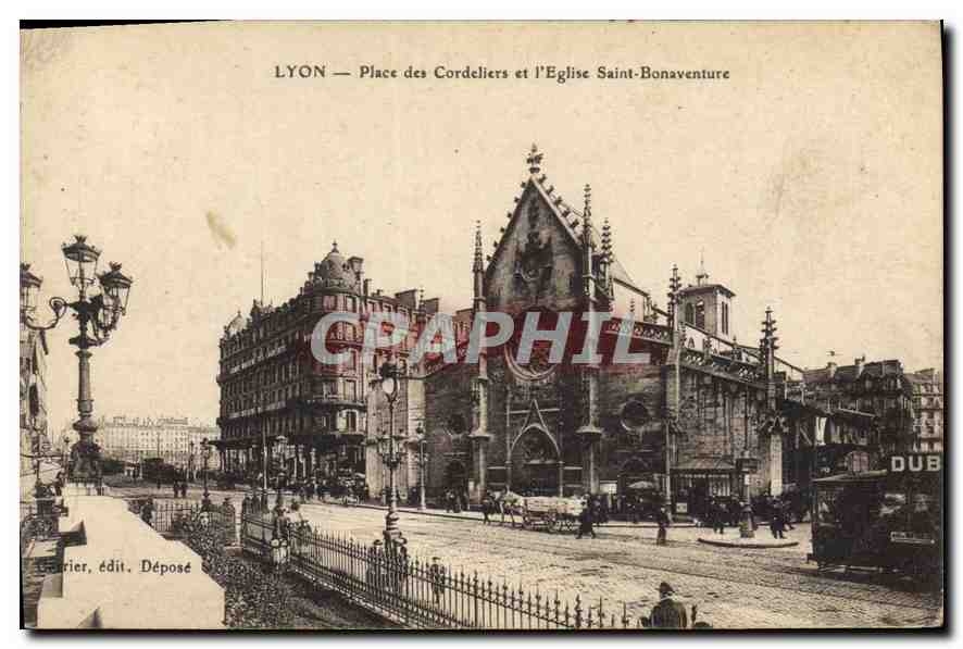 CPA Lyon Place des Cordeliers et l'Eglise Saint Bonaventure