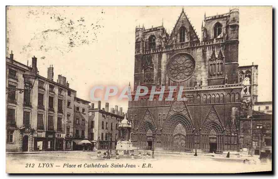 CPA Lyon Place et Cathedrale Saint Jean 