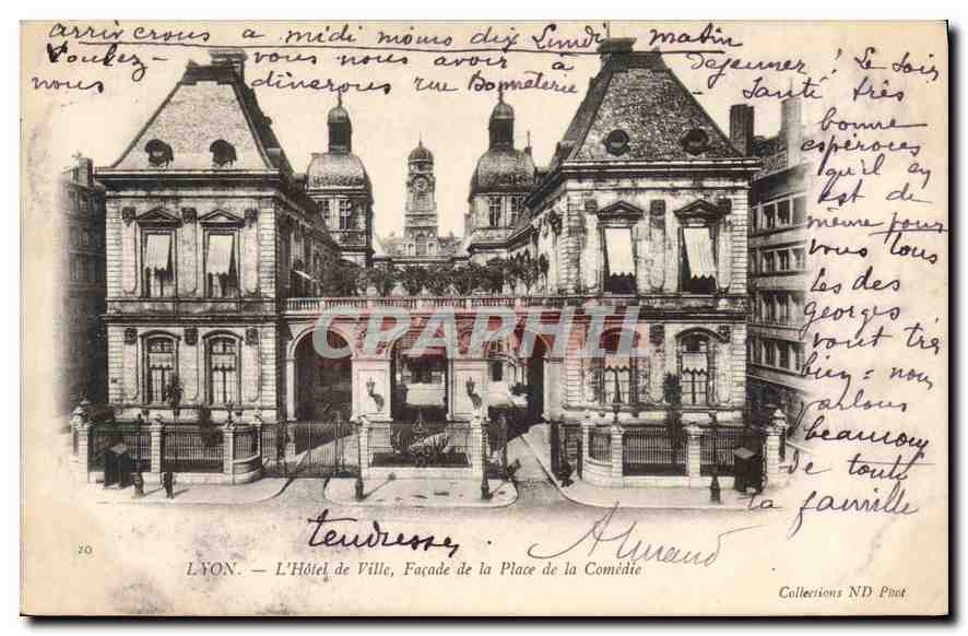CPA Lyon L'Hotel de Ville Facade de la Place de la Comedie