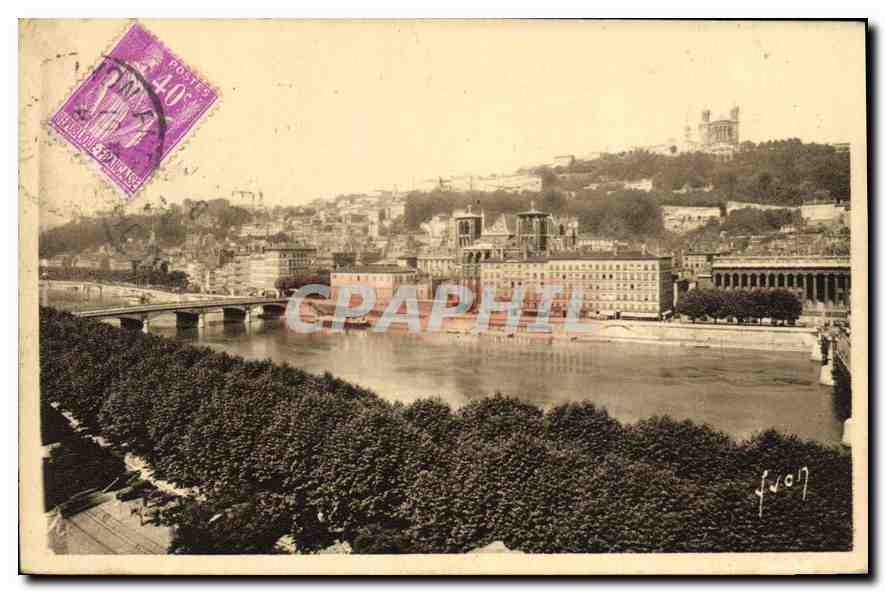CPA Lyon Rhone La Saone et la Colline de Fourviere