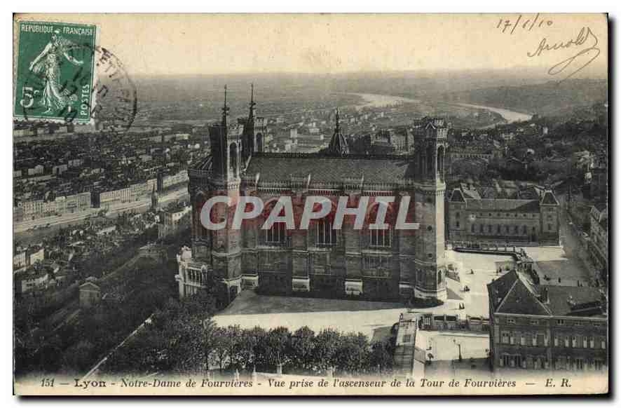CPA Lyon Notre Dame de Fourviere Vue prise de l'ascenseur de la Tour de Fourvieres E R