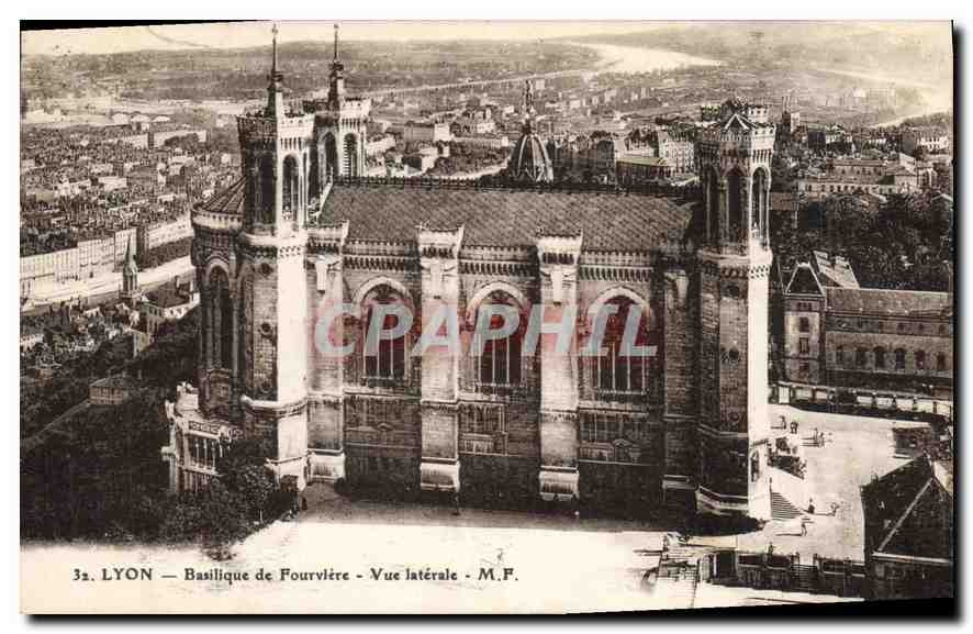CPA Lyon Basilique de Fourviere Vue laterale