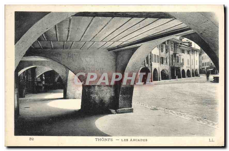 CPA Thones Les Arcades